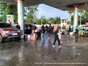 PD IWO Batanghari Berbagi Takjil Untuk Penhendara Umum