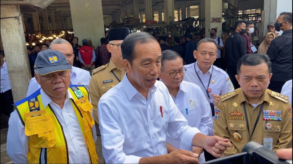 Presiden RI Jokowi Saat Meninjau Pasar Rakyat Talang Banjar Jambi 