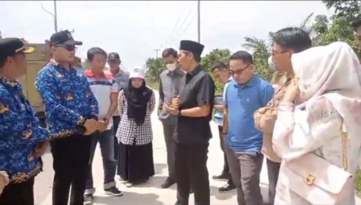 Ketua DPRD Tanjabtim Mahrup Beserta Komisi II Cek Peningkatan Jalan 