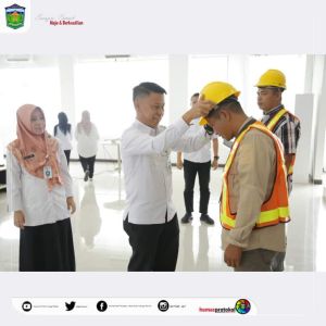 Para Tukang Diberi Pembekalan & Ikuti Uji Sertifikasi Konstruksi