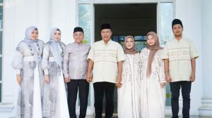 Bupati Romi Gelar Open House 