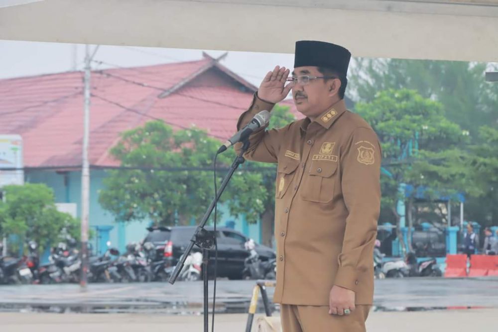 Bupati Tanjab Barat DRS. H. Anwar Sadat, M.Ag 