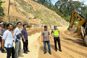 PJ.Bupati Kerinci Tinjau Lokasi Longsor