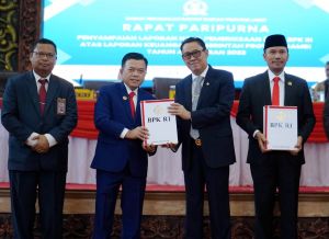 BPK Serahkan LHP atas LKPD dan IHPD  Provinsi Jambi Tahun Anggaran 2023   