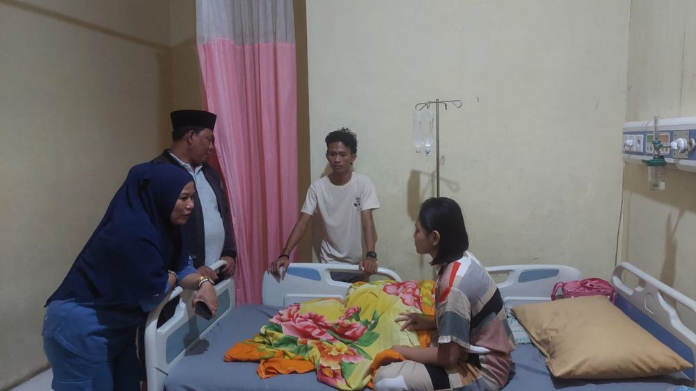 Beserta Istri Hairan Datangi Pasien di RSUD Daud Arif Kualatungkal, Keluarga Pasien Ucapka. Terimakasih