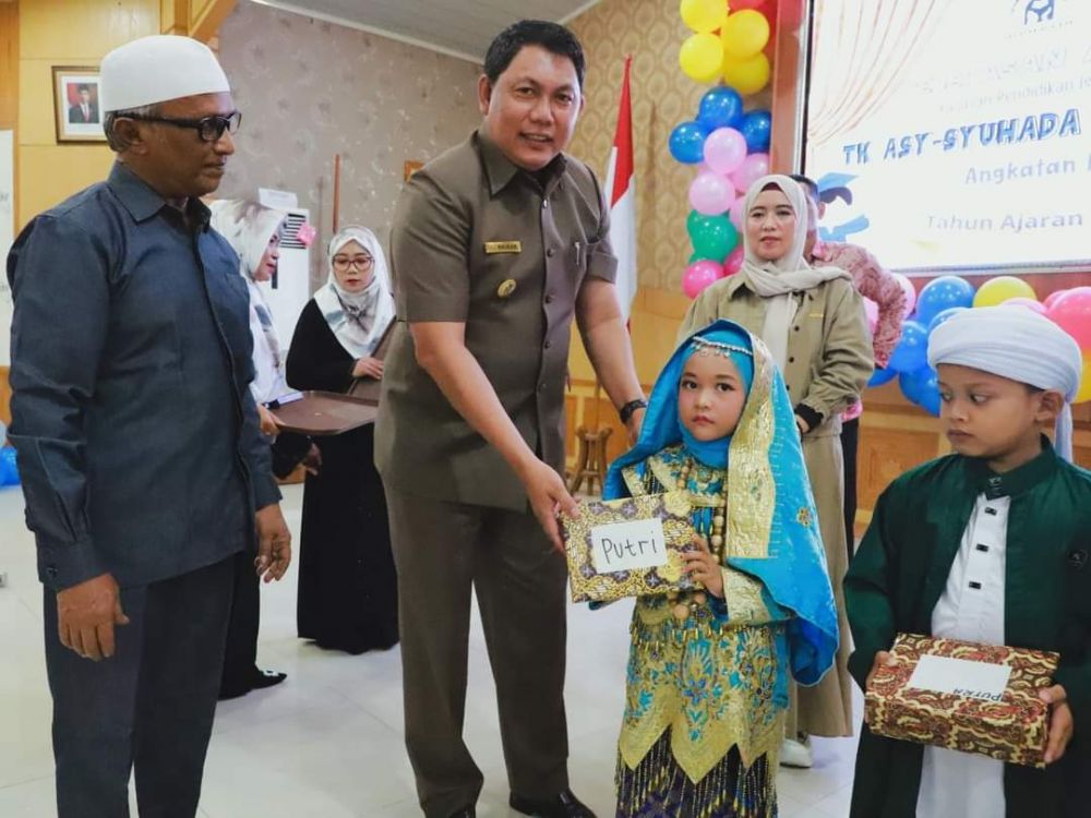 Wabup Tanjabbar Ajak Siswa untuk Berbuat Baik, Rajin Belajar serta Hormati Guru