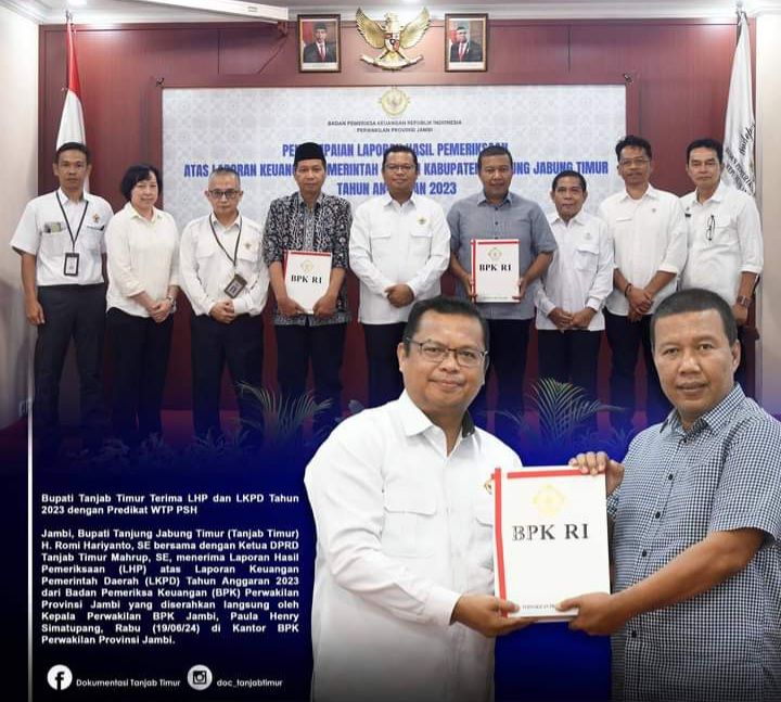 Bupati Romi Saat Menerima LHP LKPD Tahun 2023 