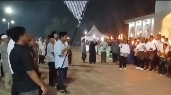 Bupati Romi Lepas Ribuan Peserta Pawai Obor 