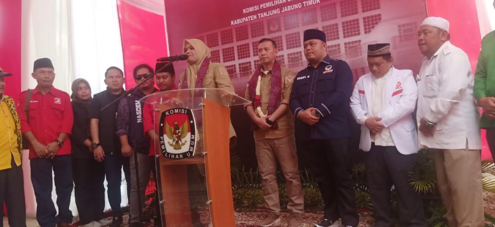 Dillah Hick - Muslimin Saat di Dampingi Petinggi Parpol pendukung daftar ke KPU 