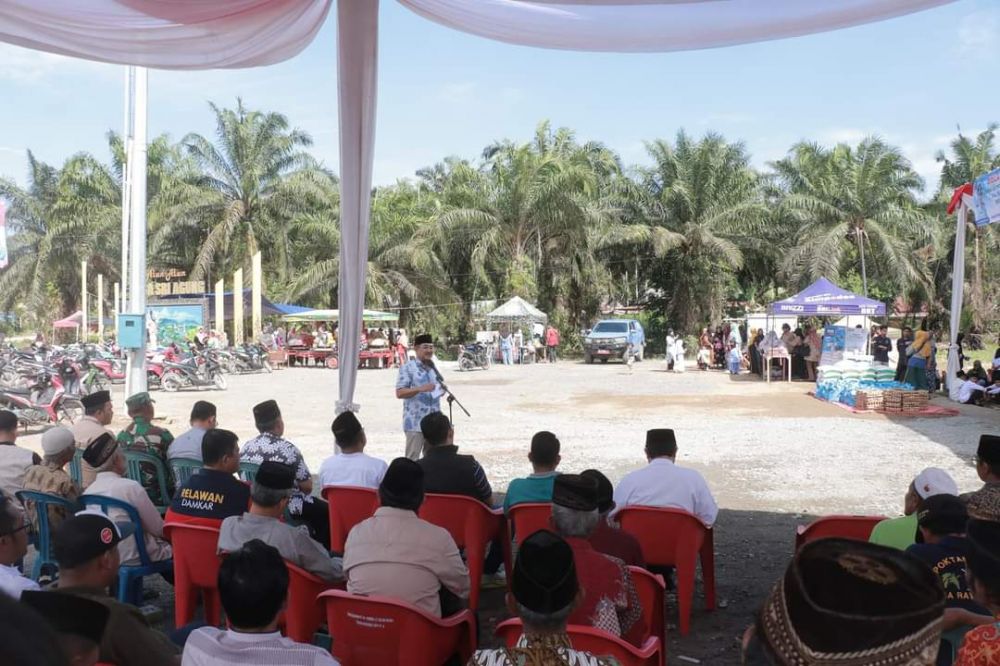 Bupati Tanjung Jabung Barat Tinjau Pasar Murah di Desa Sri Agung 