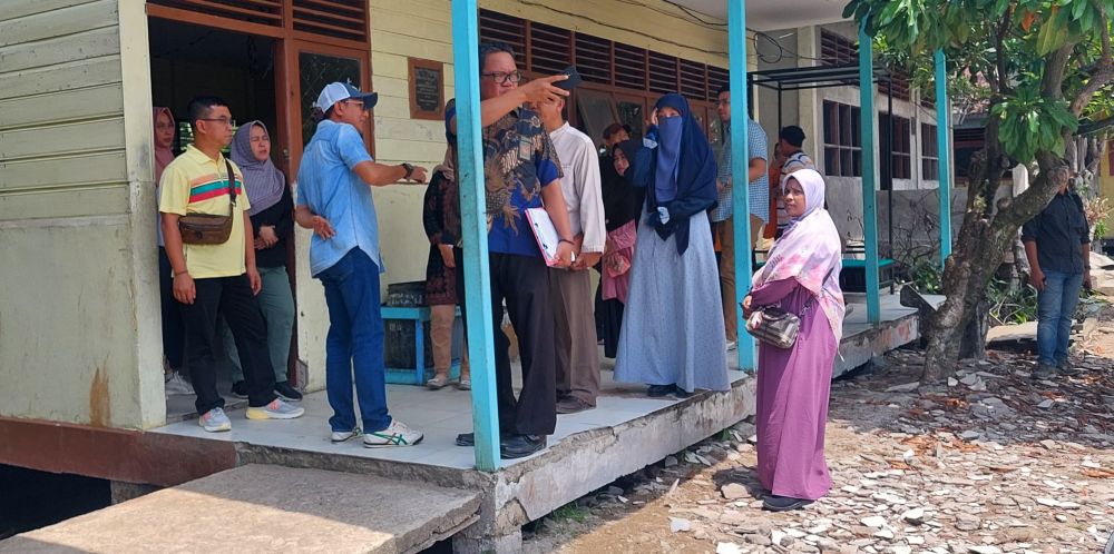 Majelis Hakim Pengadilan Tipikor Jambi Tinjau SMA 2 Tanjabbar, Ada Apa?