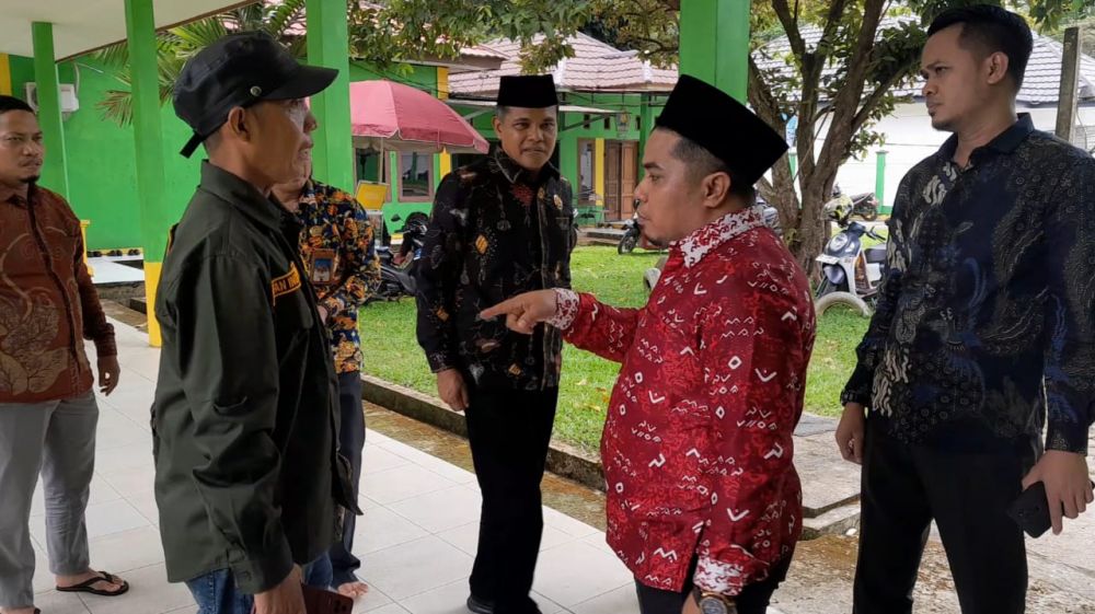 Kabag TU Kemenag Tanjabtim Saat mengatakan Hal Yang Tak Patut 