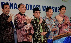 Wagub Fachrori Harapkan Masyarakat Dapat Merasakan Manfaat Program KB   