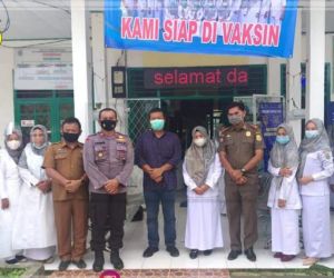 Bupati Tanjabtim Monitoring Penyuntikan Vaksin di Puskemas Simpang Tuan