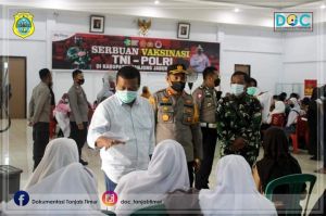 Bupati Tinjau Vaksinasi di Polres Tanjabtim