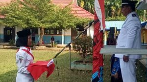 Pemdes Sungai Tering Laksanakan Upacara Bendera