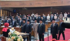 Unsur Pimpinan DPRD Muaro Jambi dilantik