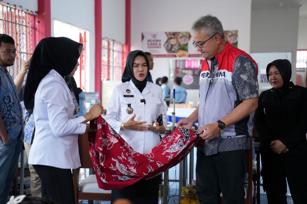 Dirut PHR Regional 1 Kunjungi Program Pemberdayaan Masyarakat