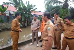 Bupati Raden Tinjau Lokasi terdampak Banjir 