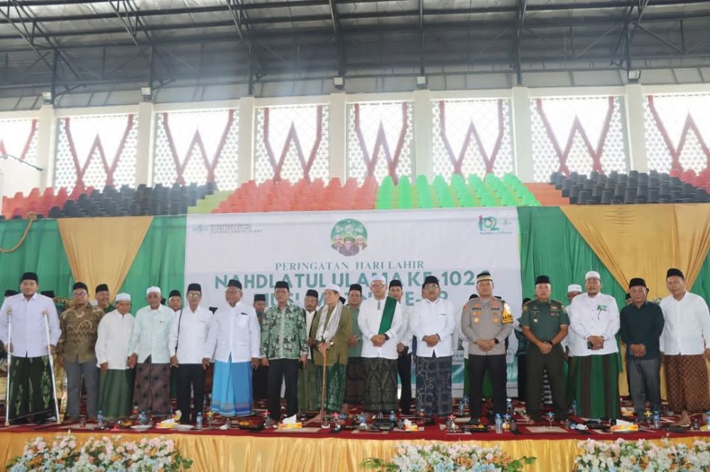 Harlah NU ke-102 dan Muslimat NU ke-79 di Tanjab Barat, Bupati Anwar Sadat Serukan Sinergi Umat untuk Indonesia Maslaha