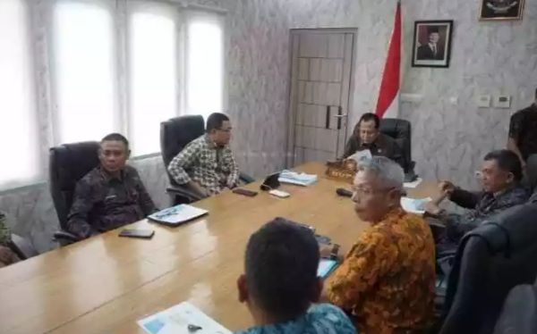 Bupati Muaro Jambi BBS Pimpin Rapat Perbaikan Pelayanan PDAM 