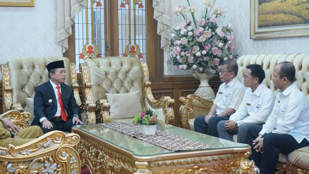 Gubernur Jambi Al Haris saat menerima Tim dari PPK Jambi 