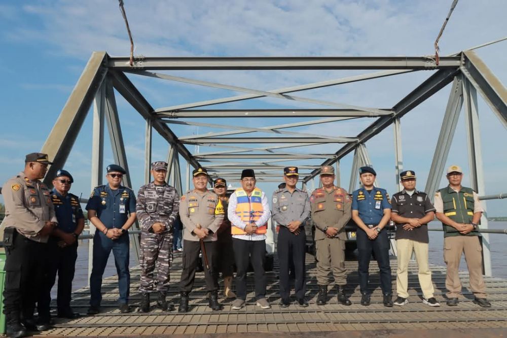 Bupati Tanjab Barat Lepas Keberangkatan Kapal Sarotama P. 112 Untuk Mudik Balik Gratis