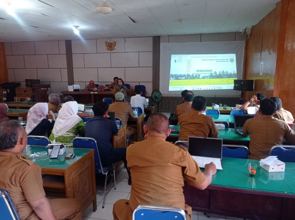 Rakor Sikeudes di ruang aula Dinas PMD