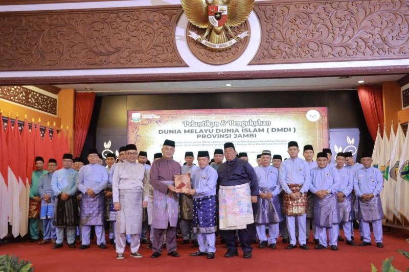 Wakil Bupati Tanjab Barat Dilantik Sebagai Wakil Ketua DMDI Provinsi Jambi, Hadiri Pelantikan Pengurus Masa Bakti 2025–2028