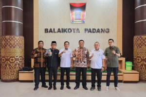 Wujudkan Youth Center Tanjab Barat, Wabup Katamso Tinjau Kesuksesan Pemkot Padang Bangun Pusat Kepemudaan
