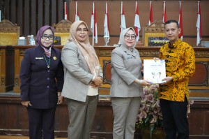 Esekutif Sampaikan Nota Pengantar KUA-PPAS Perubahan APBD Tanjabtim 2025