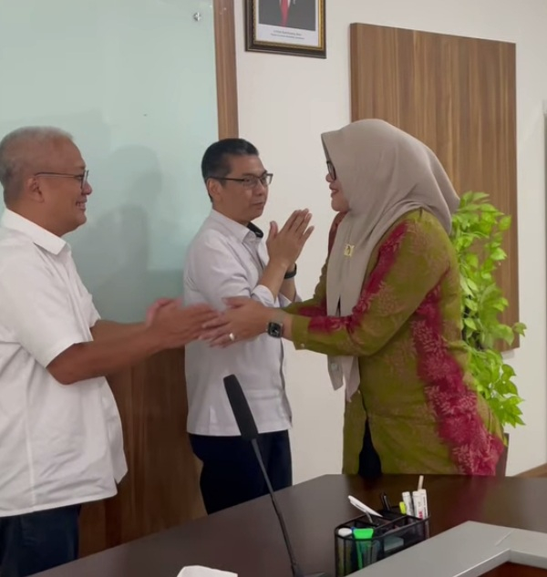 Bupati Dillah Saat Audiensi bersama Kementerian PUPR di Dampingi Sekda, Kaban BKD dan lainnya. 