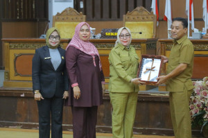 DPRD Tanjabtim Gelar Paripurna Pandangan Umum Fraksi Terhadap Tiga Ranperda