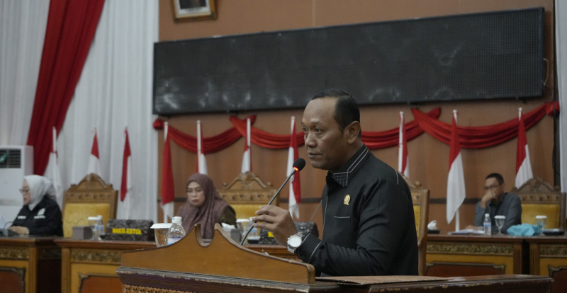 Banggar Menyampaikan Laporan 