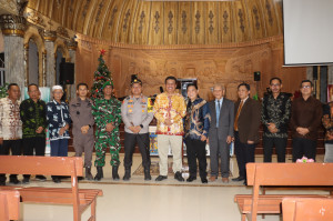 Pastikan Keamanan Malam Natal, Kapolres Tanjab Barat Bersama Forkopimda Pantau Gereja