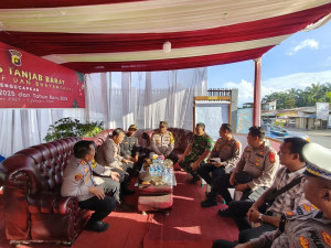 Pantau Jalur Lintas Timur, Kapolres Tanjab Barat Pastikan Pos Pam dan Pos Yan Siap Hadapi Ops Lilin 2025–2026