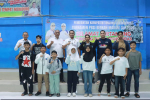 Kontingen PBSI Tanjab Barat Resmi Dilepas, Sekda Tekankan Disiplin dan Mental Juara di Ajang PB Pratama Open