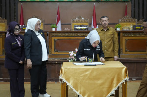 Tak Hanya Setujui Ranperda LPP APBD, DPRD Tanjab Timur 