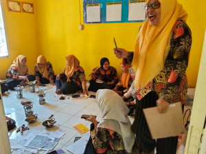 Dorong UMKM Naik Kelas, SKK Migas-MontD'or Oil Tungkal Ltd Fasilitasi Alat dan Bimtek Membatik Kader PKK Mengupeh