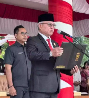 Aidi Hatta Bacakan UUD 1945 di HUT ke-81 RI